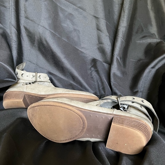 RAMPAGE~GRAY~GRUNGE LIKE BOOTS~10 - Picture 7 of 7